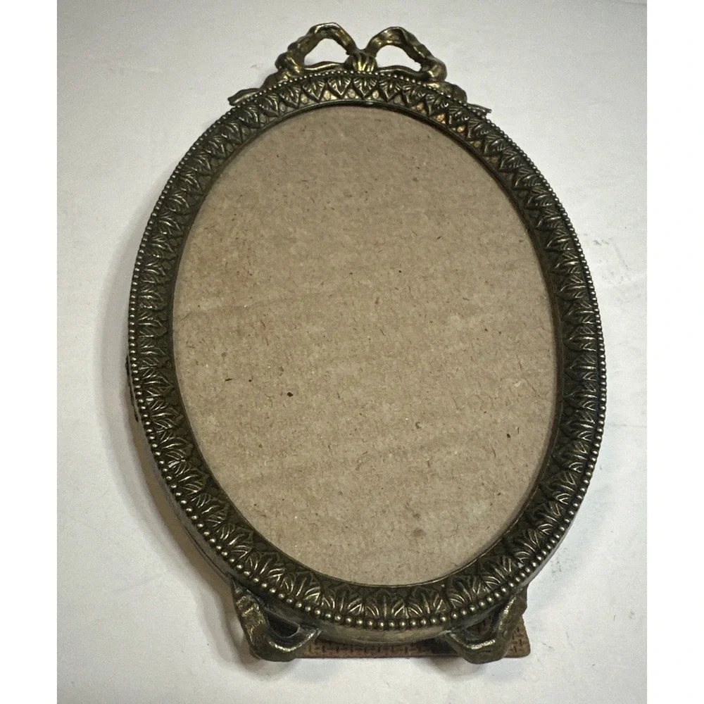 Vintage Ornate Brass Oval Picture Frame Baroque Made In Italy Stand or Hang